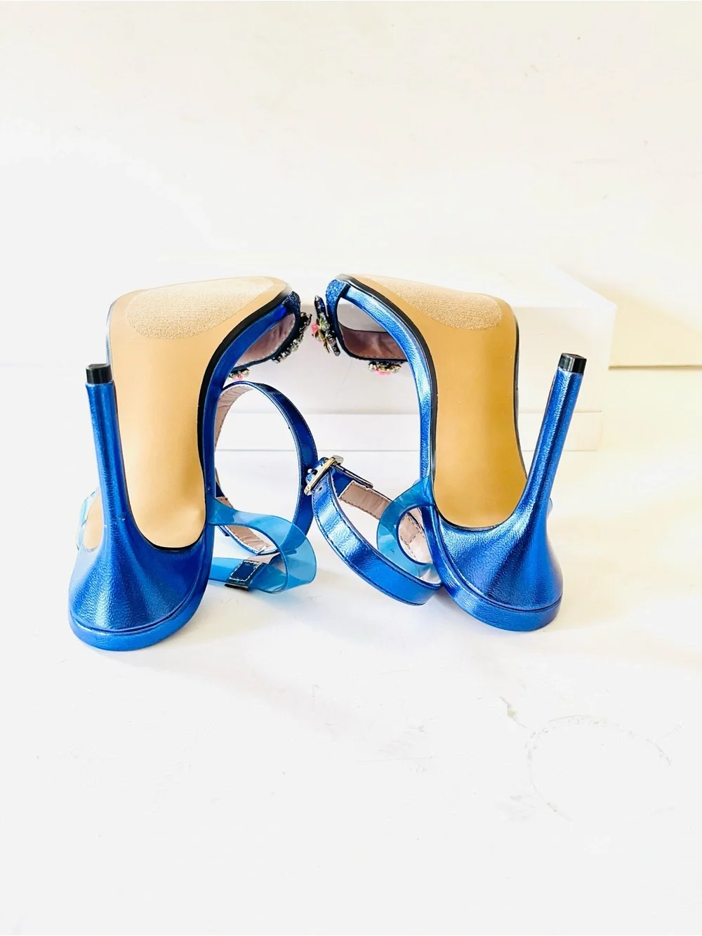 NWOB Betsey Johnson metallic blue heeled sandal 7.5